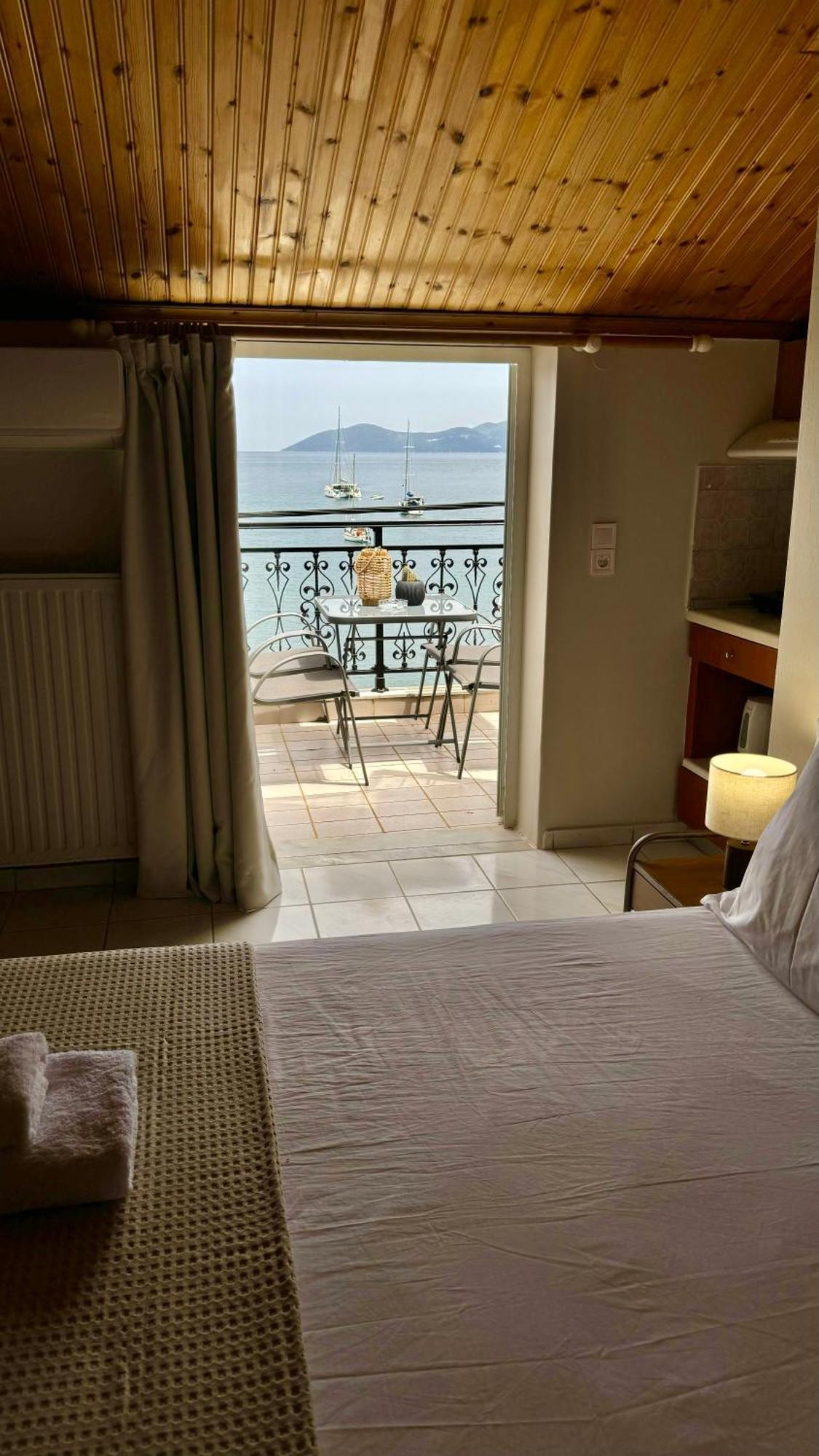 Sea Side Studios Айя-Евфимия Экстерьер фото